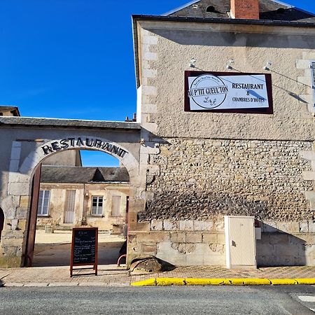 Au P'Tit Gueul'Ton Bed and Breakfast Les Aix-d'Angillon Exteriör bild