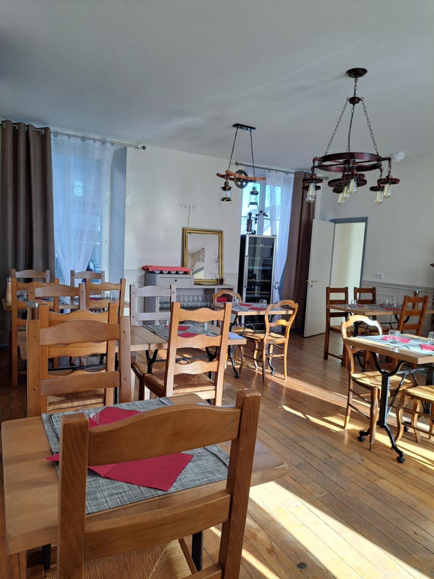 Au P'Tit Gueul'Ton Bed and Breakfast Les Aix-d'Angillon Exteriör bild